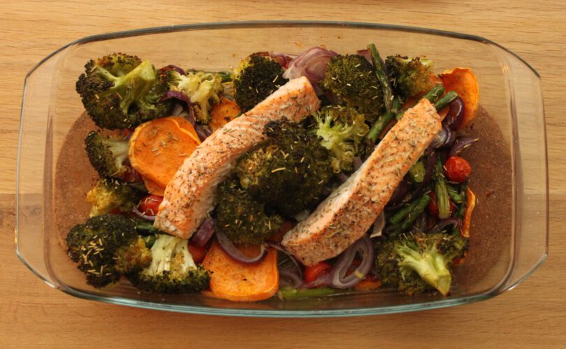 Koolhydraatarme ovenschotel zalm