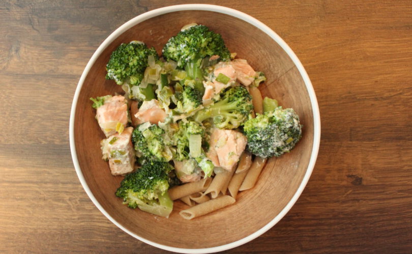 Zalm penne met broccoli en prei