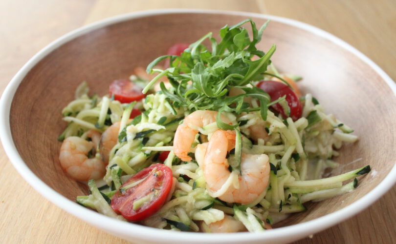 Courgette pasta met garnalen en tomaatjes